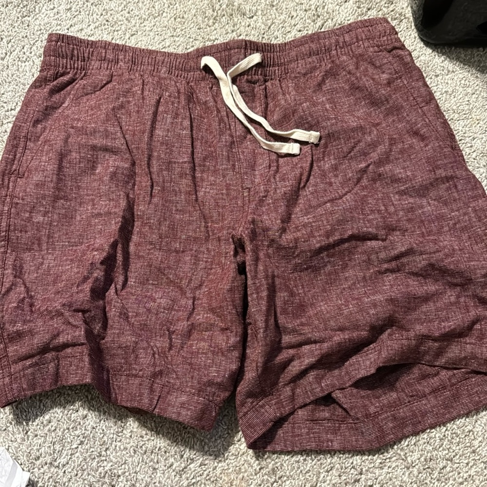 Maroon drawstring shorts